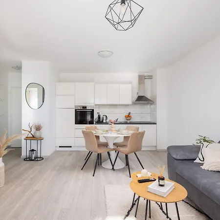 Riviera Apartment *